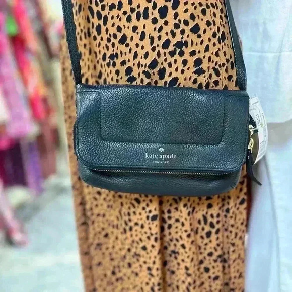 Kate Spade Black Leather Crossbody with Gold Hardware - Picture 1 of 10